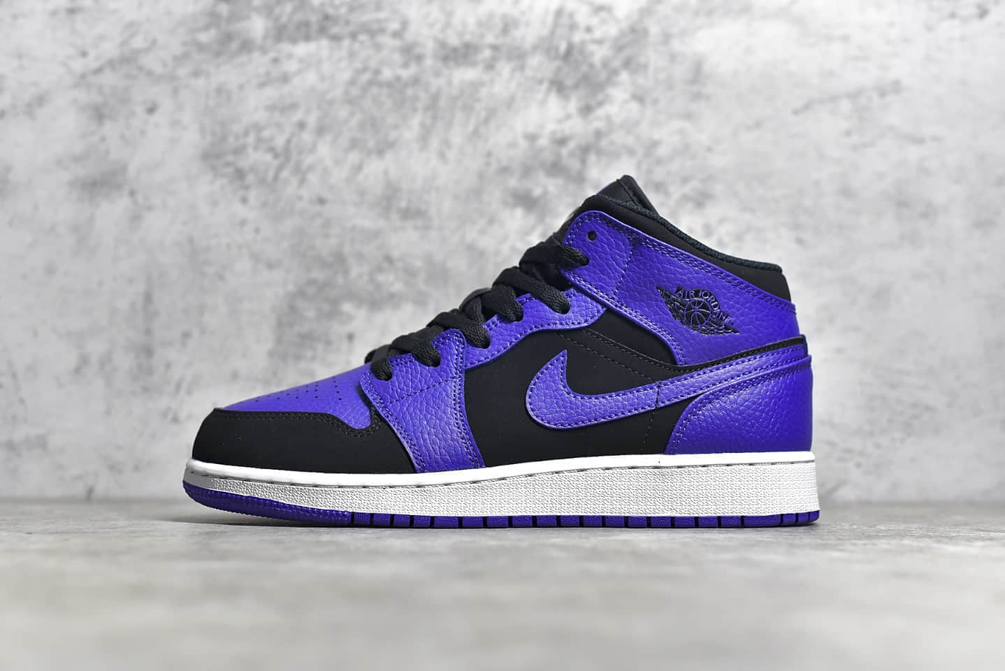 AJ1黑紫中帮纯原版本 Air Jordan 1Mid Black Dark Concord 莆田AJ1顶级品质 货号：554125-051