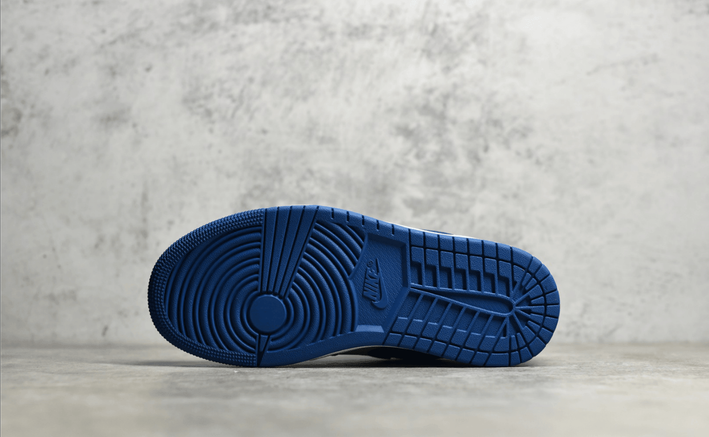 AJ1白蓝低帮板鞋 Air Jordan 1 Low “Marina Blue” 深海蓝AJ1牛皮革 货号：DC0774-114