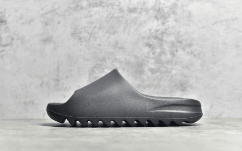 椰子拖鞋黑玛瑙 椰子黑色拖鞋纯原版本 adidas Originals Yeezy 黑玛瑙 货号：HQ6448