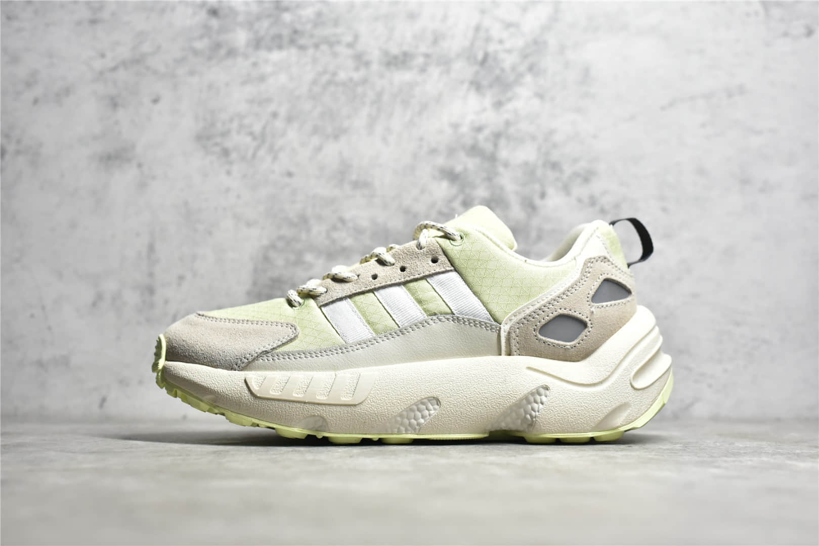 阿迪达斯ZX2022跑鞋荧光绿配色 adidas Originals ZX2022 Boost 阿迪达斯网面跑鞋 货号：GY5271