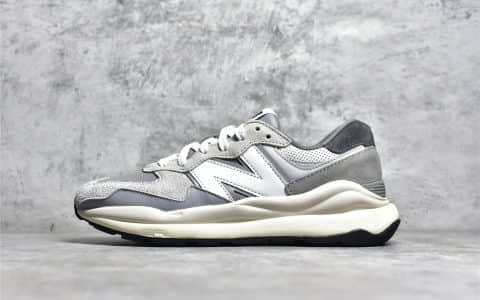 正品新百伦5740灰色鸳鸯灰白 New Balance  M5740 新百伦正品麂皮跑鞋 货号：M5740TA