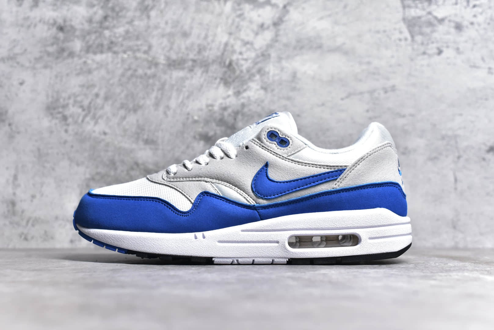 正品耐克AIR MAX1白蓝气垫跑鞋 Nike Air Max 1 耐克经典跑鞋 耐克跑鞋实拍图 货号908375-102